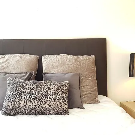 Oporto Beauty Flat-3