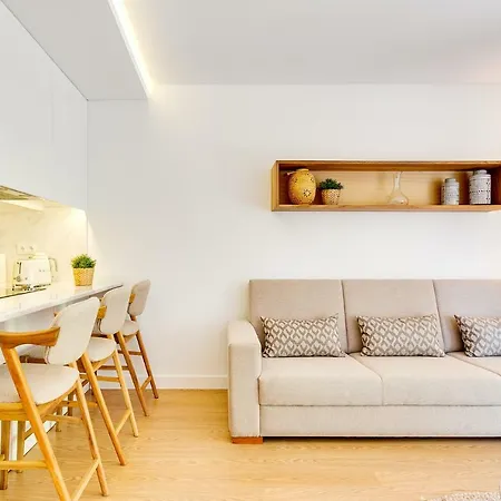 Wood Premium Downtown Apartment By Da'Home-3