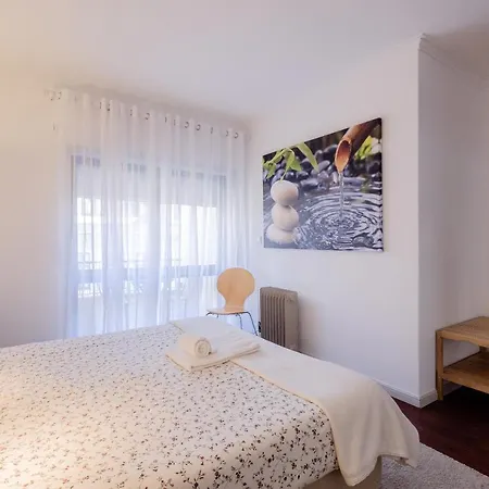 Music House 3 Bedroom Apt W Garage-3