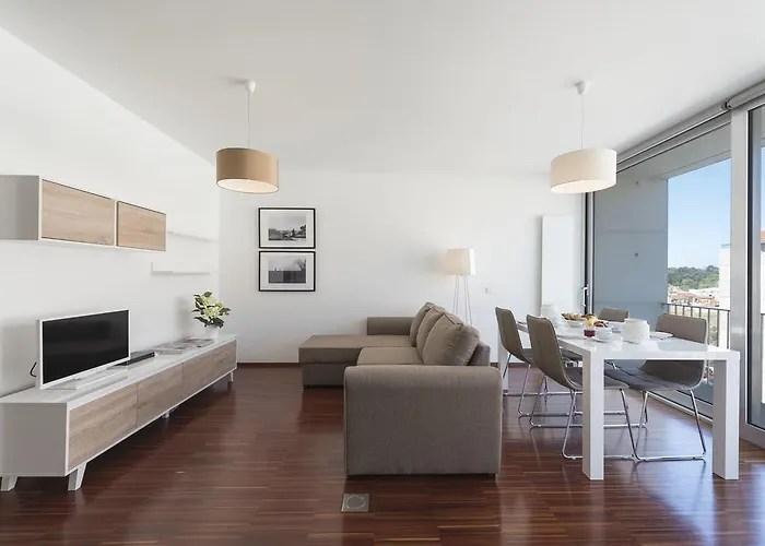 Lovelystay - Casas Brancas - Modern Apartment With Balcony & Free Private Parking OOporto admite animales