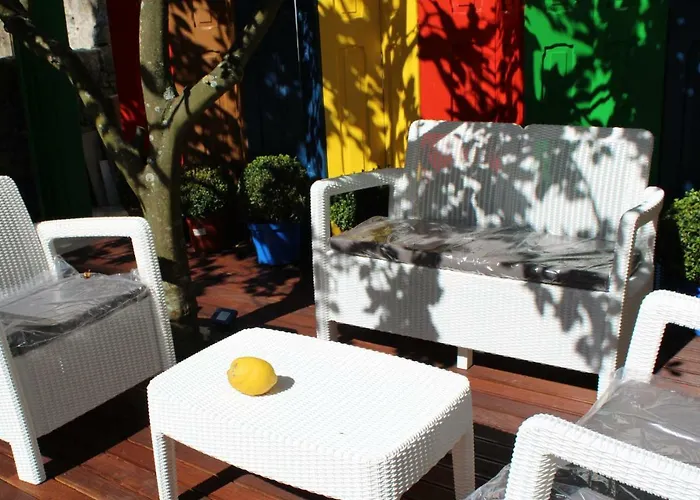By Doors Hostel OOporto